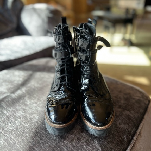 Shelley’s London Combat Boots - Picture 1 of 4
